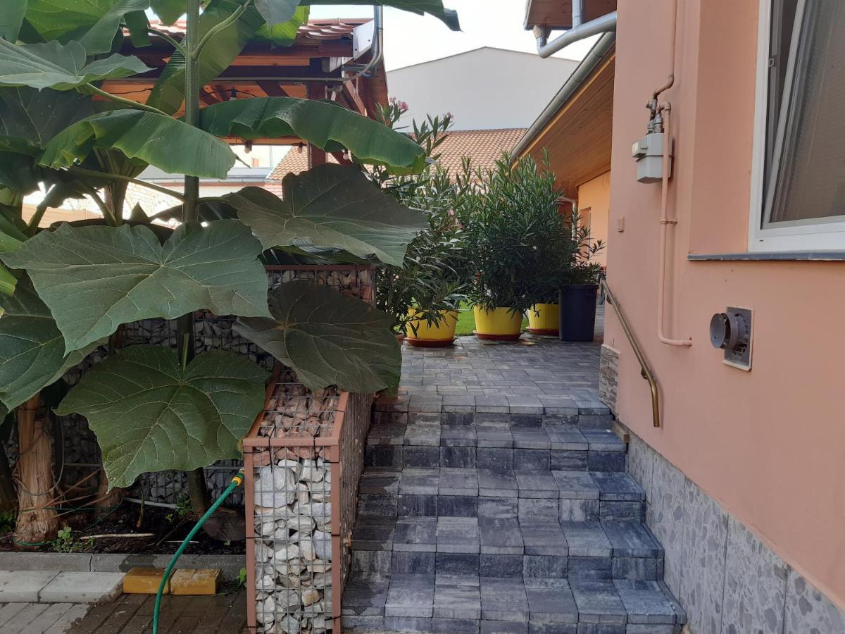 Apartman Fortuna Sturovo Exterior foto