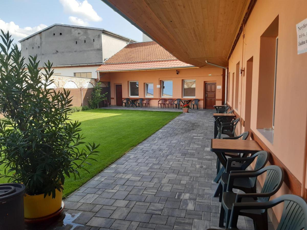 Apartman Fortuna Sturovo Exterior foto
