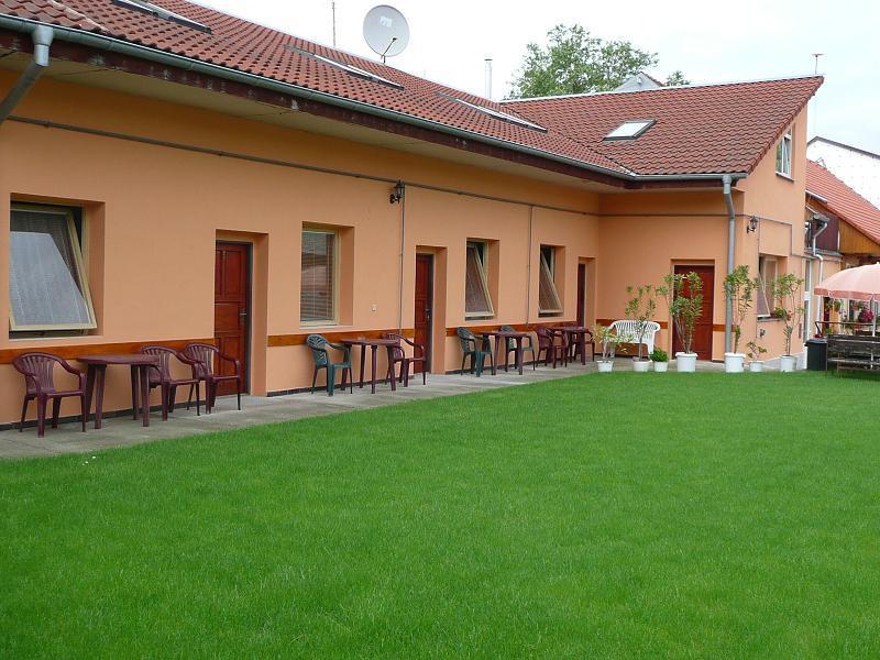 Apartman Fortuna Sturovo Exterior foto